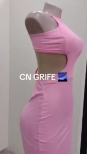 um vestido para se aperfeiçoa com o seu corpo.